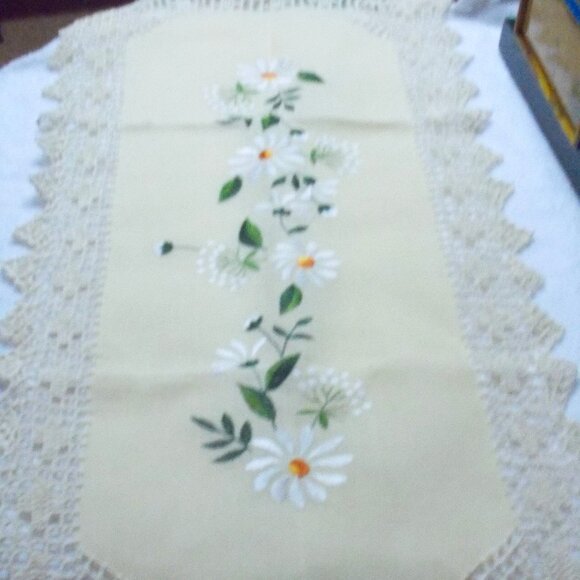 Unbranded Other - NWOT Austrian linen floral table or dresser runner